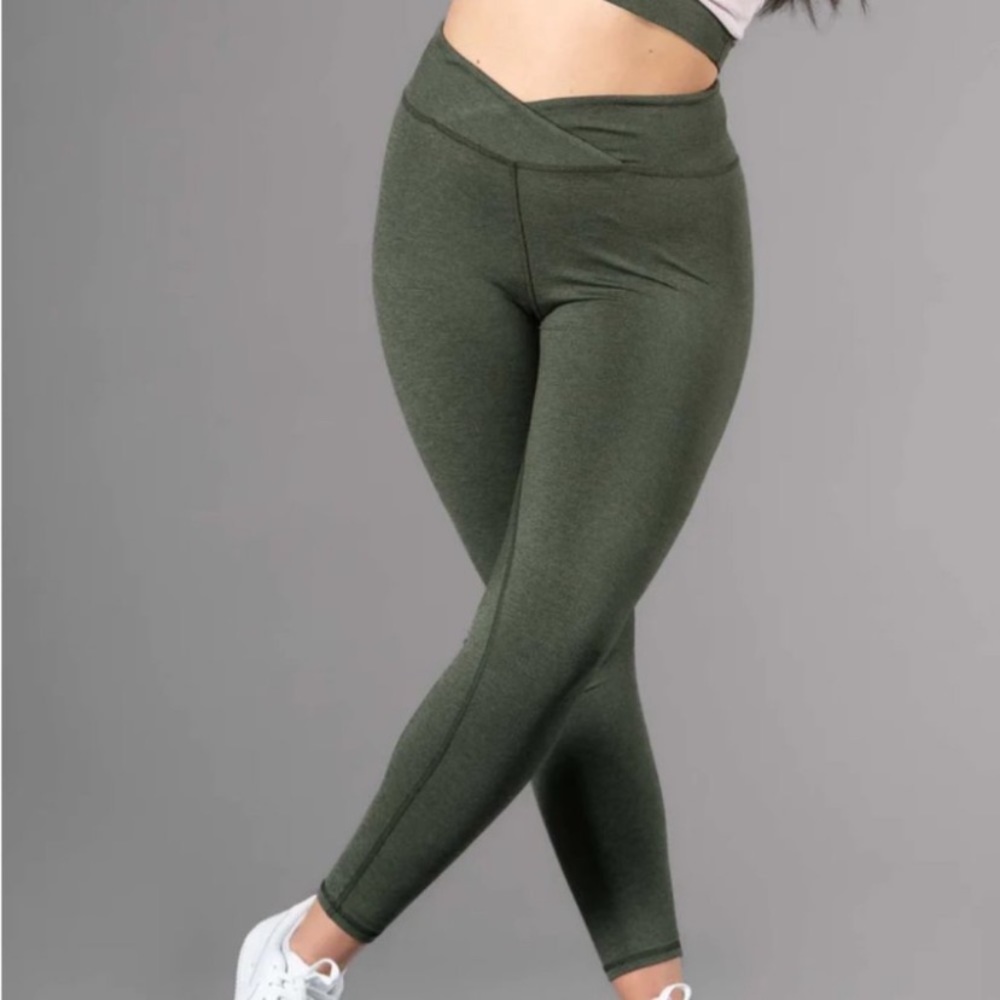 Isla Movement green leggings size small BRAND NEW NEVER WORN